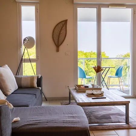 Le Nid Rochelais : A Deux Pas Du Vieux-port La Rochelle (Charente-Maritime)